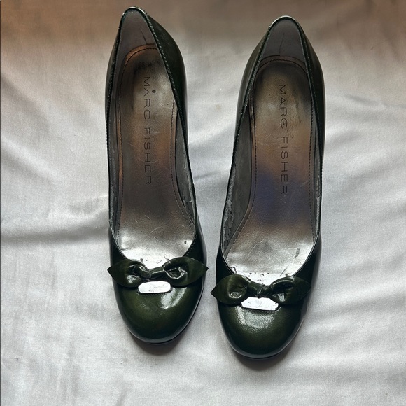 Marc Fisher Dark Green Bow Heels - Picture 1 of 9